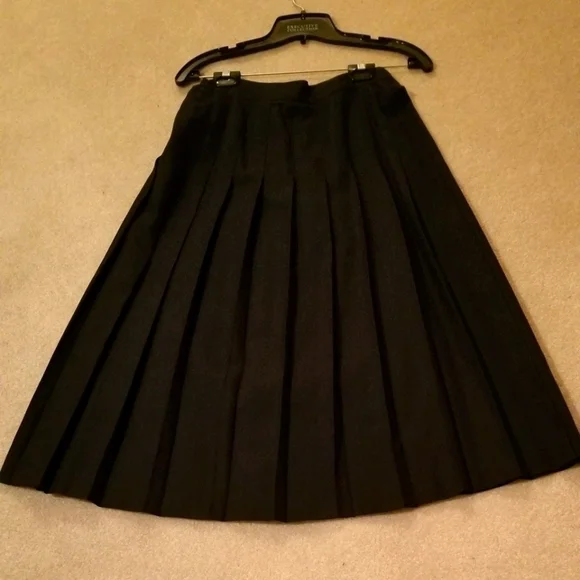 EXECUTIVE COLLECTIONS suit - Picture 3 of 3